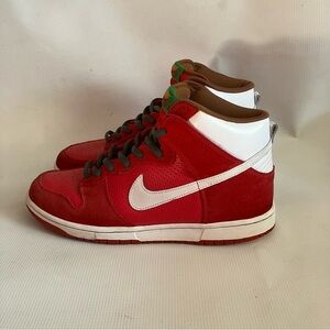 NIKE SB DUNK HIGH BIG GULP SIZE 11 RED/WHITE STREETWEAR